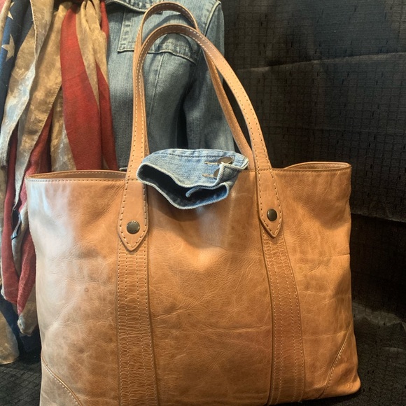 Frye Handbags - Frye Melissa Shoulder Bag Beige Distressed Leather